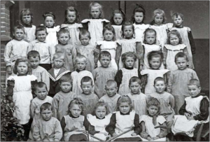 Kinderen van de bewaarschool 1905